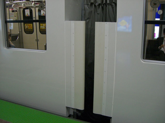 808号車の連結部付近の写真です。[2008年 6月14日撮影 コデーラさん提供]