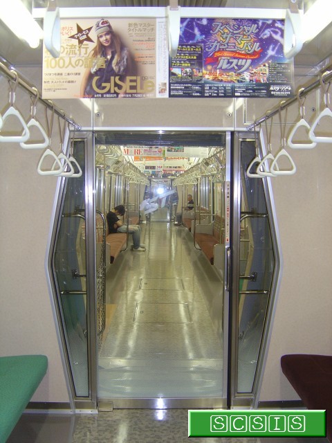 804号車(8904)の貫通扉です。[2006年 7月29日撮影]