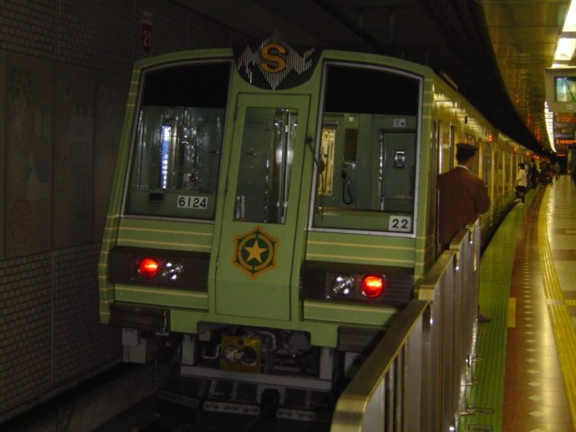 6000形量産車(6124)です(撮影駅不明)。[撮影日不明 テンテンさん提供]