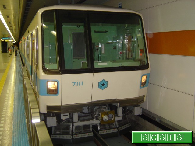 福住駅の2番ホームで撮影した、7000形711号車の7111です。[2006年 7月 8日撮影]