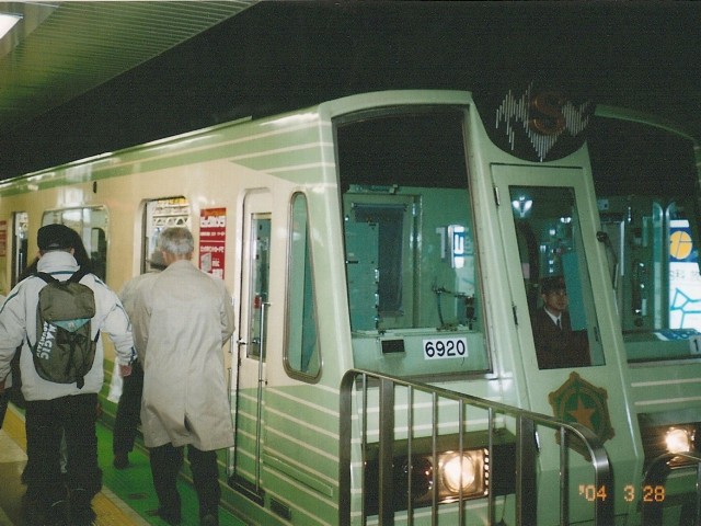 大通駅で撮影された、6000形620号車の6920です。[2004年 3月28日撮影 虎根さん提供]