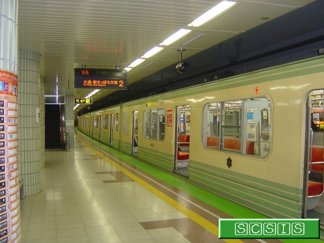 宮の沢駅の2番ホームで撮影した、6000形624号車の6624付近です。ホームゲートが設置される前に撮影しておかないと^_^;[2006年 8月 7日撮影]